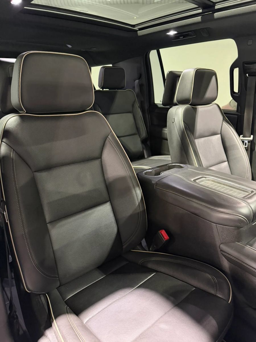 Used 2023 GMC Yukon XL SLT w/ SLT Premium Package AWD/4WD image 26