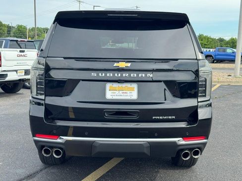 Used 2026 Chevrolet Suburban Premier w/ Sun And Tow Package AWD/4WD image 5