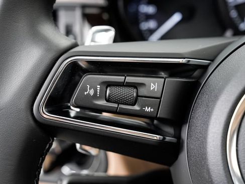 Certified 2026 Porsche Macan AWD/4WD image 14