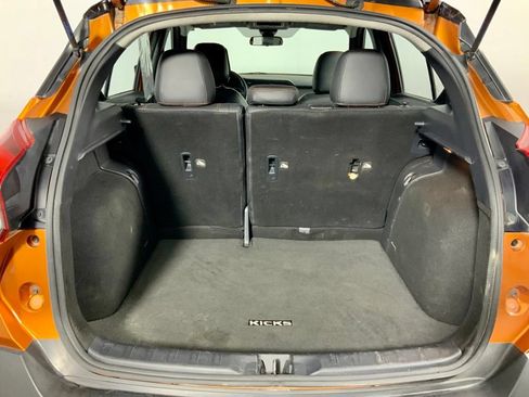 Used 2020 Nissan Kicks SR w/ SR Premium Package FWD image 28