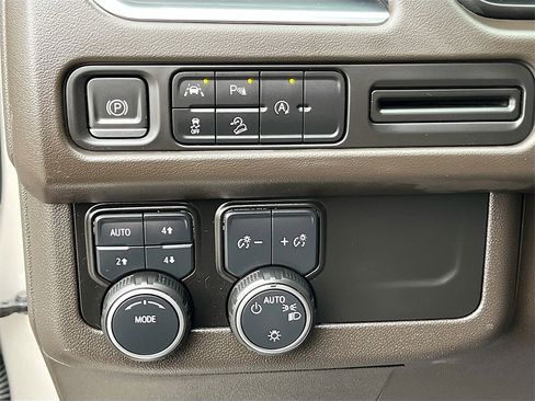 Used 2023 Chevrolet Tahoe Z71 image 10