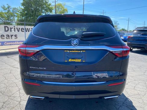 Used 2020 Buick Enclave Essence FWD image 3