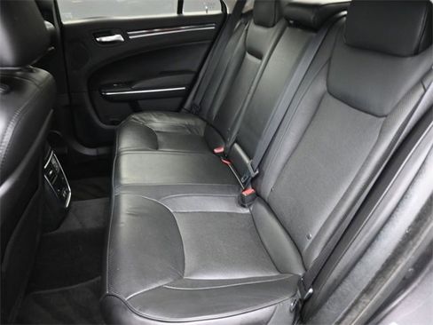 Used 2018 Chrysler 300 Limited w/ Safetytec Plus Group image 14