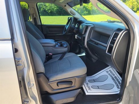 Used 2016 RAM 1500 Express AWD/4WD image 12