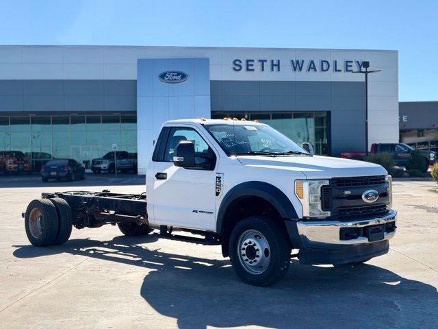 Used 2019 Ford F550 2WD Regular Cab Super Duty image 1