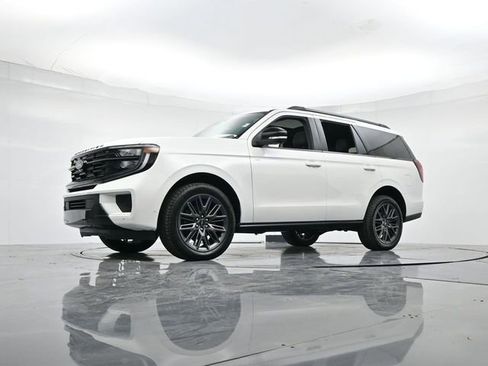 New 2025 Ford Expedition Platinum w/ Stealth Performance Package image 34