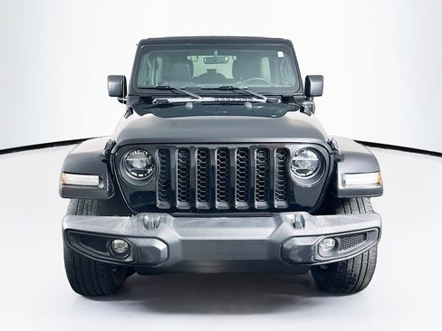 Used 2021 Jeep Wrangler Sahara image 2