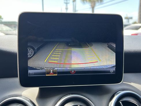 Used 2019 Mercedes-Benz GLA 250 image 14