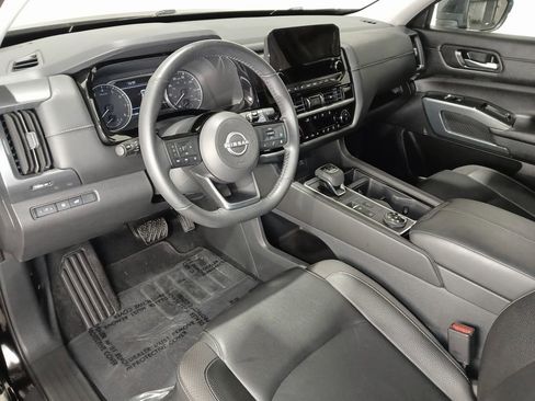 Used 2025 Nissan Pathfinder SL AWD/4WD image 16