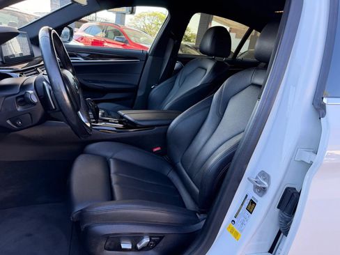 Used 2018 BMW 530i w/ Premium Package RWD image 28