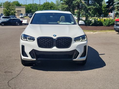 Certified 2024 BMW X4 xDrive30i w/ M Sport Package AWD/4WD image 2