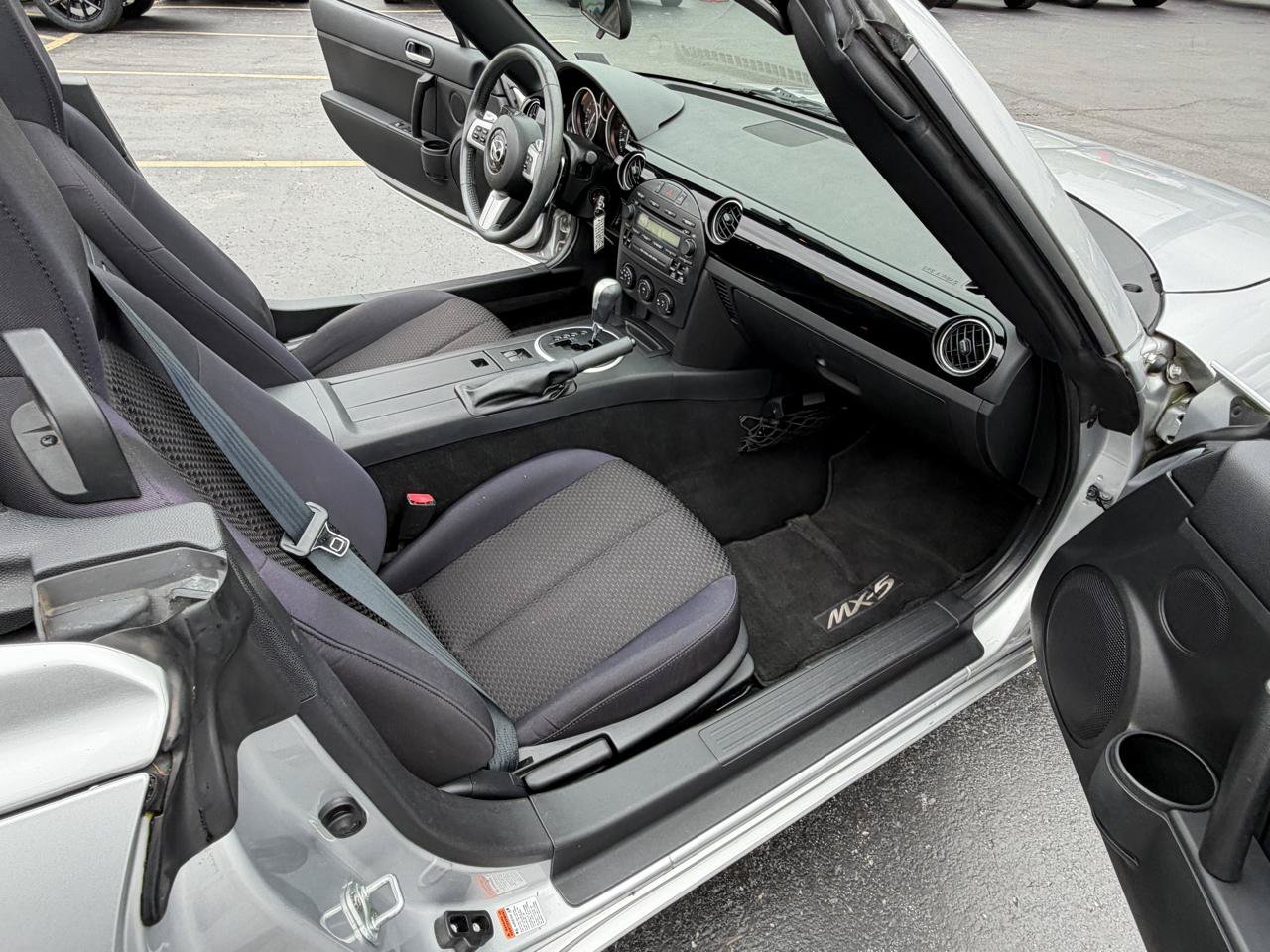 Used 2007 MAZDA MX-5 Miata Touring RWD image 30
