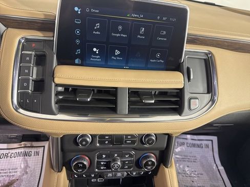 Used 2024 Chevrolet Suburban Premier image 32