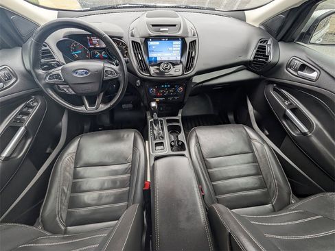 Used 2017 Ford Escape Titanium image 9