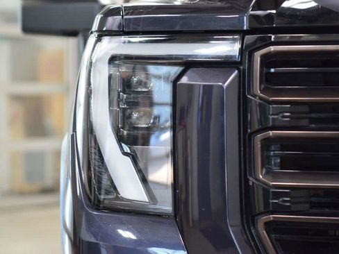 Used 2024 GMC Sierra 2500 AT4X AWD/4WD image 12