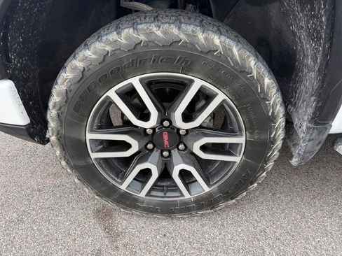Used 2023 GMC Sierra 1500 AT4 w/ AT4 Premium Package AWD/4WD image 2