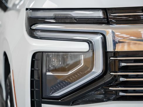 Used 2025 Chevrolet Tahoe Premier w/ Sun And Tow Package image 9