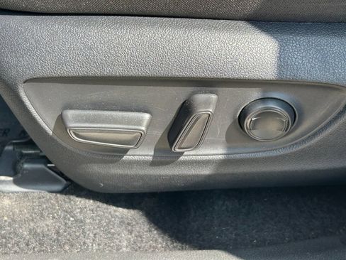 Certified 2025 Toyota RAV4 XLE FWD image 23