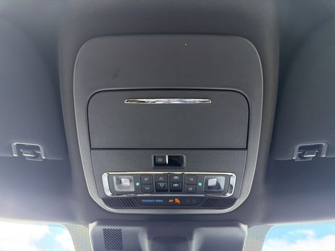 Used 2024 Ford F150 Lightning Lariat image 19