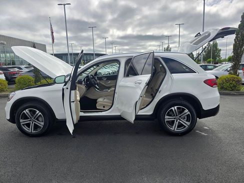 Used 2021 Mercedes-Benz GLC 300 4MATIC image 12