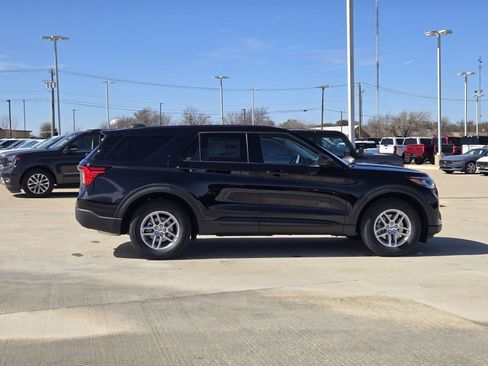 New 2026 Ford Explorer Active RWD image 7