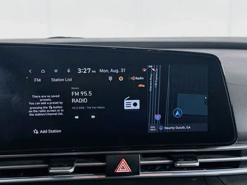 Used 2025 Hyundai Elantra SEL FWD image 21