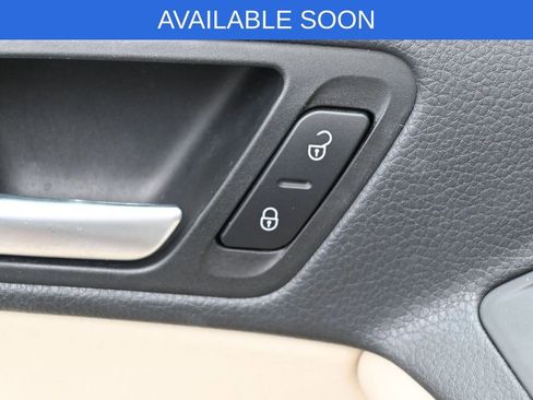 Used 2017 Volkswagen Tiguan S AWD/4WD image 14