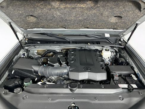 Used 2024 Toyota 4Runner SR5 image 31