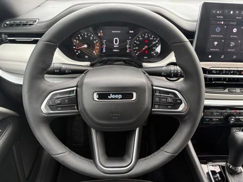 Used 2025 Jeep Compass Limited AWD/4WD image 24