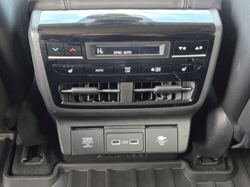 Used 2024 Acura MDX SH-AWD w/ Advance Package image 30