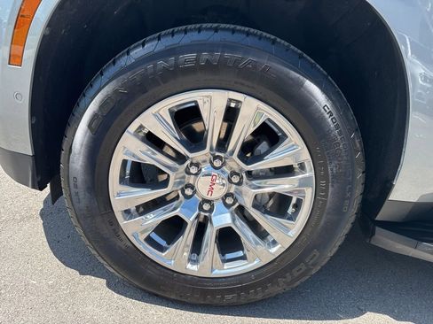 Used 2025 GMC Yukon XL Denali RWD image 32
