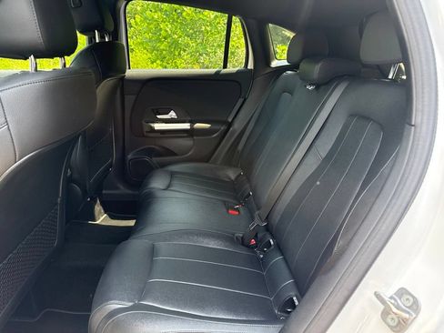 Used 2025 Mercedes-Benz GLA 250 4MATIC image 11