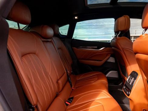 Used 2019 Maserati Levante S GranLusso image 43