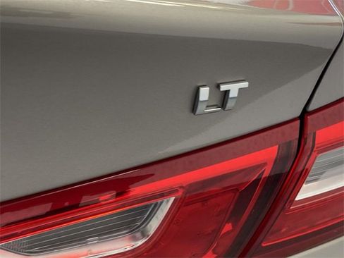 Used 2025 Chevrolet Malibu LT image 11