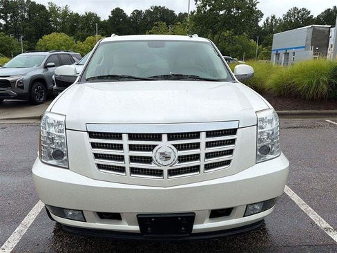 Used 2010 Cadillac Escalade ESV Premium RWD image 10