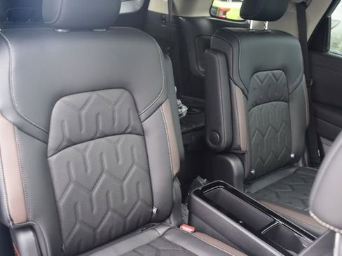 New 2026 Nissan Pathfinder Platinum AWD/4WD image 13