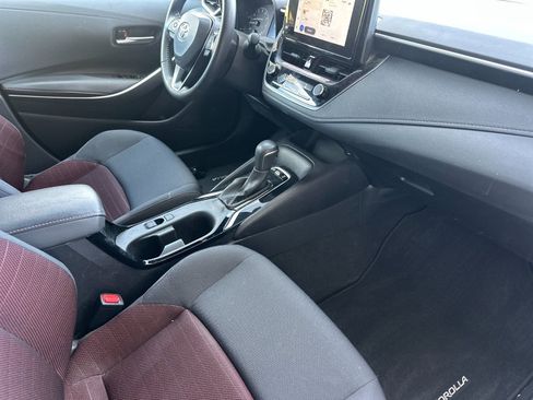 Used 2025 Toyota Corolla SE image 14
