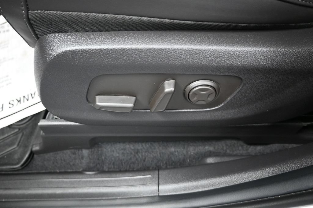 Certified 2026 Kia Carnival EX FWD image 11