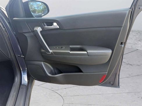 Used 2018 Kia Sportage LX FWD image 20