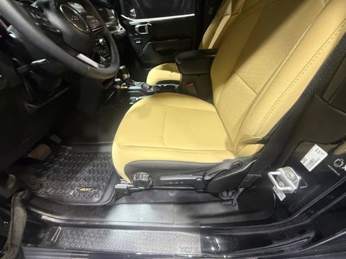 Used 2023 Jeep Wrangler Sport S image 14