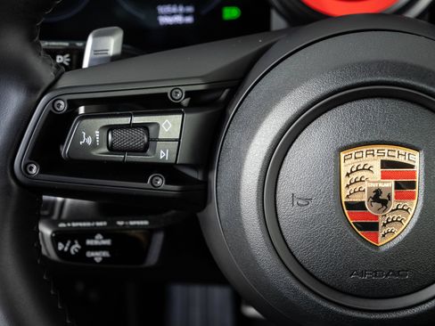 Certified 2024 Porsche 911 Carrera T RWD image 10