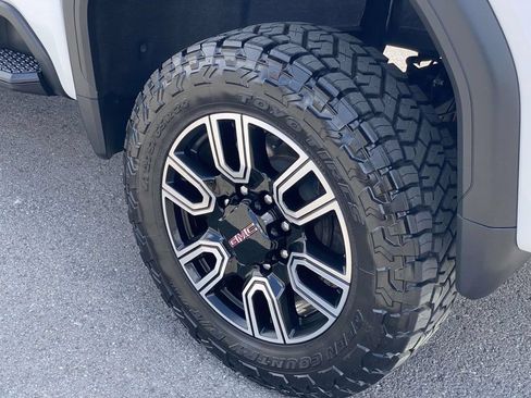 Used 2023 GMC Sierra 2500 AT4 w/ AT4 Preferred Package AWD/4WD image 45
