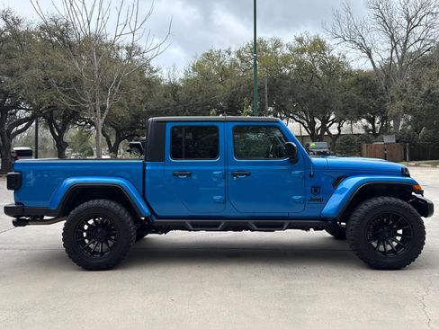 Used 2023 Jeep Gladiator Sport image 15