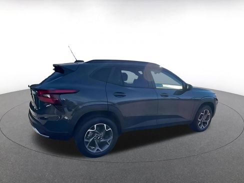 Used 2025 Chevrolet Trax LT image 15