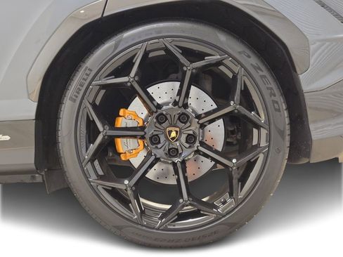 Used 2023 Lamborghini Urus Performante AWD/4WD image 15