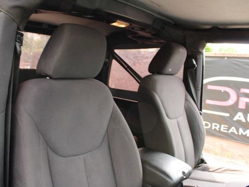 Used 2014 Jeep Wrangler Sport image 11