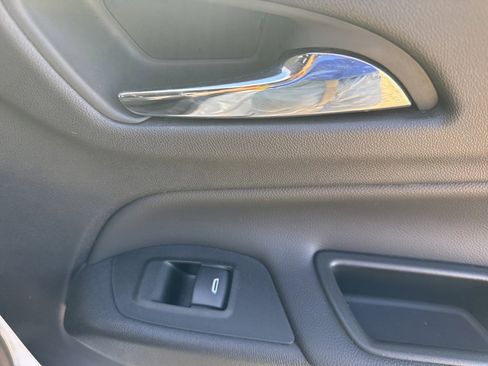 Used 2022 Chevrolet Equinox LT image 25