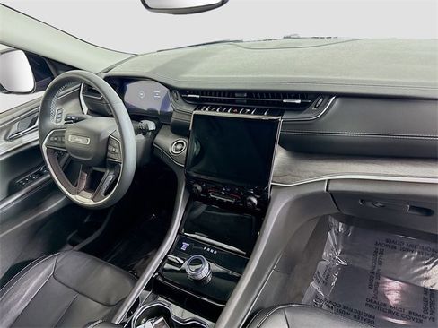 Used 2023 Jeep Grand Cherokee L Limited image 31