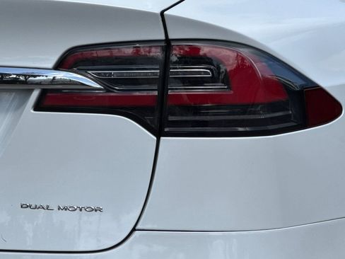 Used 2020 Tesla Model X Long Range AWD/4WD image 27