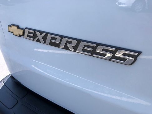 Used 2024 Chevrolet Express 2500 w/ Driver Convenience Package RWD image 15